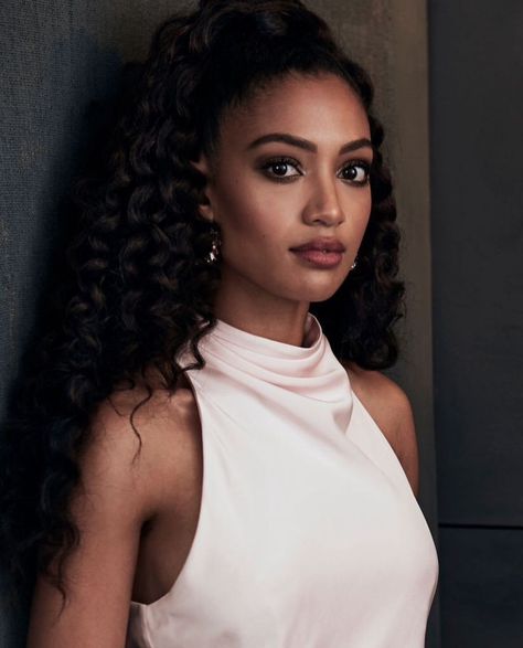 Samantha Logan Photoshoot, Samantha Logan, Olivia Baker, Old Faces, Bonnie Bennett, Maggie Lindemann, Black Actors, Hip Muscles, Beautiful Disaster