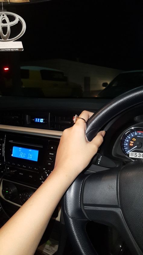 Late Night Drives Pictures, Car Steering Snap, Night Snap Car, Car Driving Photography, Car Driving Snap, Driving Snap, Self Driving Cars, Snap Car, Night Snap