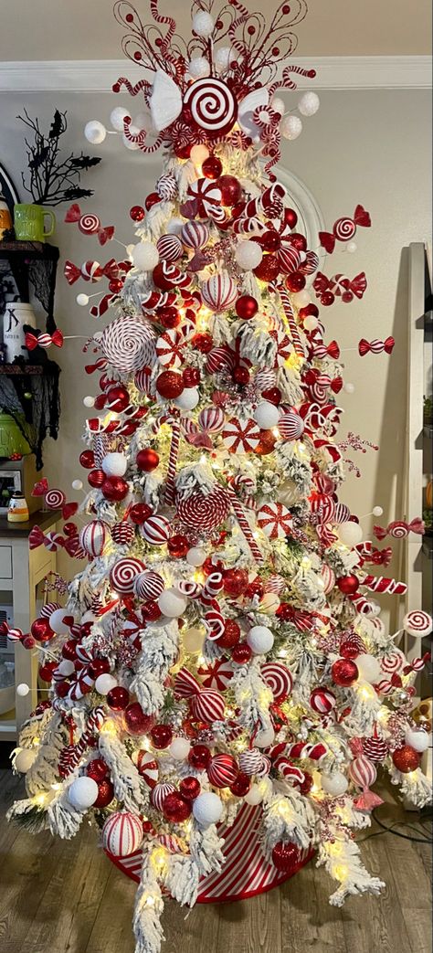 Candy Cane Gingerbread Tree, Christmas Decor Ideas Candy Cane Theme, Decorated Candy Canes, Candy Cane Tree Theme, Candy Cane Theme Tree, Christmas Tree Ideas Candy Cane, Red And White Candy Cane Christmas Tree, Candy Cane Christmas Trees, Flocked Christmas Tree Themes