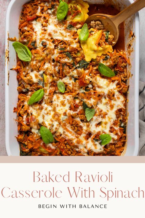 This baked ravioli casserole is a quick, delicious, and easy dinner recipe that requires minimal effort. It features ravioli, meat sauce, fresh vegetables, and gooey cheese. Casserole With Spinach, Baked Ravioli Casserole, Baked Ravioli, Ravioli Casserole, Ravioli Bake, Easy Dinner Recipe, Gooey Cheese, Meat Sauce, Dinner Recipe