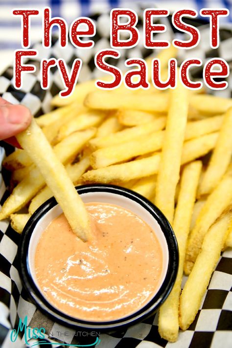 Fry Sauce is the classic dipping sauce that is so simple to make at home with just a few ingredients. Everyone's favorite drive-thru condiment for fries and more. Best Fry Sauce, French Fry Sauce, Onion Strings, Homemade Fries, Pantry Ingredients, Football Party Food, Fry Sauce, Treats Recipes, Honey Mustard Sauce