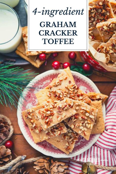 Graham Cracker Toffee Bars, Cracker Toffee Bars, Toffee Crackers, Pecan Dessert Recipes, Classic Christmas Recipes, Graham Cracker Dessert, Pecan Brittle, Graham Cracker Toffee, Pecan Desserts