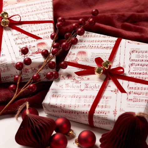 Decorate Accents Traditional Christmas Gift Wrapping, Burgundy Wrapping Paper, Red Wrapping Paper Christmas, Gift Wrapping Ideas Christmas, Christmas Present Wrap, Christmas Carol Book, Red Wrapping Paper, Xmas Gift Wrap, Holiday Gift Wrapping