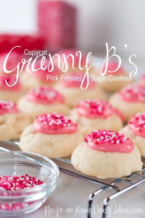 Copycat Granny B's Pink Frosted Sugar Cookies Recipe! Via Kara's Party Ideas Pink Sugar Cookie Recipe, Frosted Sugar Cookies, Sugar Cookie Frosting, Pink Party, Sweet Valentine, Yummy Sweets, Sugar Cookies Recipe, Yummy Yummy, How Sweet Eats