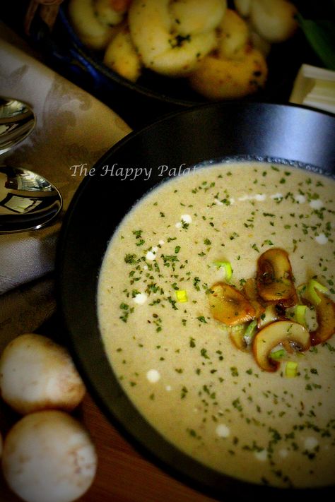 IMG_5674 Motichoor Ladoo, Leek Mushroom, Soup With Mushrooms, Mushroom Soup Recipes, Garlic Knots, Gluten Free Chili, Eating Light, Leek Soup, Soup And Stew