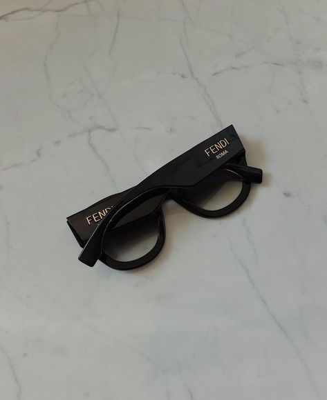 Fendi Outfits Women, Fendi Bag Outfit, Luxury Black Sunglasses For Streetwear, Fendi Aesthetic, Fendi Outfits, Fendi Outfit, Vercase Sunglasses, Kylie Francis, Designer Brown Tinted Sunglasses