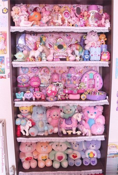 80s Toys Aesthetic, Toy Display Ideas, Collection Display Ideas, Girly Toys, Vintage Toy Display, Toy Aesthetic, Toys Aesthetic, Vintage Toys 80s, Toy Collection Display