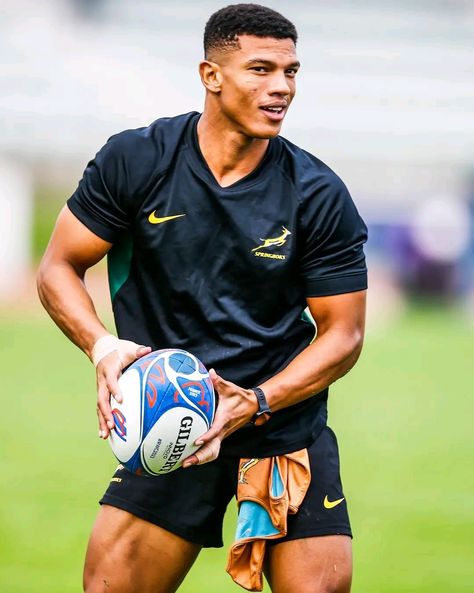 Springbok Rugby Players, Springboks Rugby South Africa, Rugby South Africa, Summer Bag Essentials, Springbok Rugby, I Fancy You, Rugby Sport, Rugby Player, All Blacks