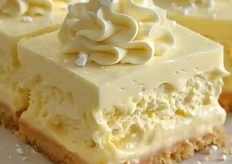 Vanilla Custard Cream Squares Recipe by Princess Ayomide Custard Cream Squares, Vanilla Custard Recipe, Gluten Free Christmas Cookies, Custard Cream, Vanilla Recipes, Square Recipes, Custard Recipes, Sugar Cookie Frosting, No Bake Bars