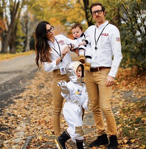 Nasa Costume, Best Dog Halloween Costumes, Family Costumes Diy, Church Trunk, Days Until Halloween, Bed Early, Family Halloween Costume, Classy Girls Wear Pearls, Costume Works