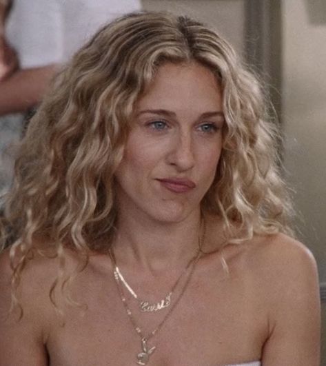 Sarah Jessica Parker Hair, Carrie Bradshaw Hair, Blonde Curls, Short Blonde, Carrie Bradshaw, Bad Hair, Pretty Hairstyles, Wavy Hair, Hair Looks