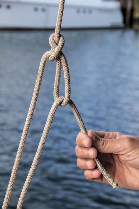 The Knot You Never Thought You Needed | Cruising World Climbing Knots, Sailing Knots, Camping Knots, Loop Knot, Best Knots, Survival Knots, Knots Guide, Tub Bathroom, Paracord Knots