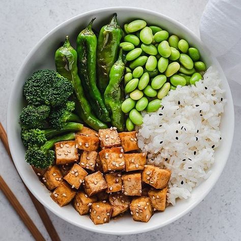 Tofu Broccoli, Glazed Tofu, Pasti Fit, Tofu Bowl, Shishito Peppers, Plats Healthy, Edamame, Vegan Dinners, A Bowl