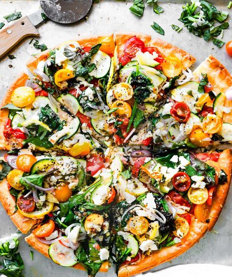 Gluten Free Flatbread Pizza, Pizza Gourmet, Flatbread Pizza Recipes, Gluten Free Flatbread, Pizza Vegana, Vegan Pizza Recipe, Pizza Bianca, Veggie Pizza, Vegetarian Pizza