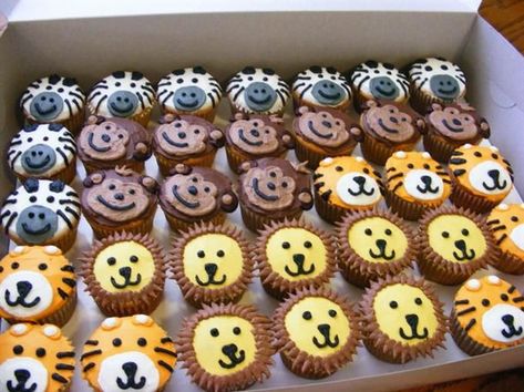 Zoo Animal Cupcakes, Jungle Themed Birthday Party, Themed Birthday Party Ideas, Birthday Cupcakes Decoration, Jungle Theme Birthday Party, Zoo Birthday Party, Jungle Theme Parties, Jungle Theme Birthday, Jungle Birthday Party