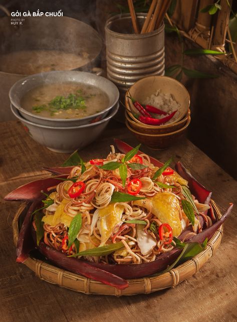 Traditional Thai Food, Thai Food Photography, Easy Thai Recipes, Asian Food Photography, Spicy Spaghetti, Healthy Thai Recipes, Styling Food Photography, Authentic Thai Food, Best Thai Food