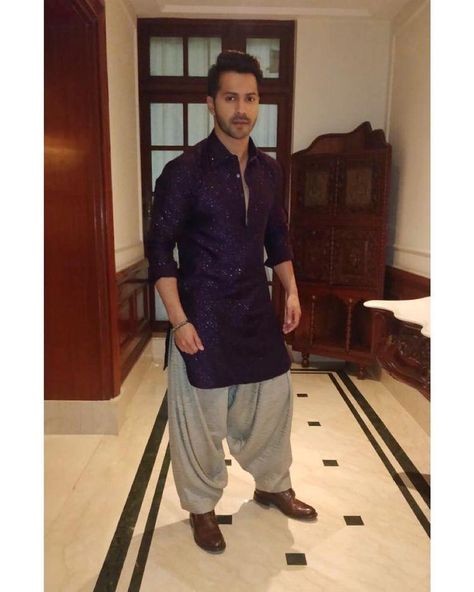 Varun Dhawan Kurta Pajama, Men Traditional Wear Indian, Men Kurta Designs Style, Pathani Kurta For Men, Kurta Designs Men's, India Fashion Men, Pathani Suit, Indian Wedding Clothes For Men, Mens Indian Wear