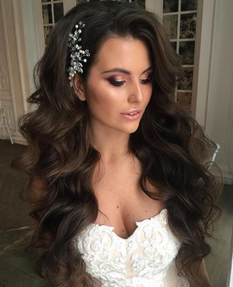 Wedding Long Wavy Hairstyle Event Hairstyles, Wedding Hair Side, Wavy Wedding Hair, Extra Long Hair, Long Brunette, Vintage Wedding Hair, Best Wedding Hairstyles, Long Hair Wedding Styles, Trendy Wedding Hairstyles