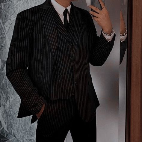 Pinstripe Suit Aesthetic, Formal Wear Men Aesthetic, Jang Han Seo Vincenzo, Aaron Hotchner Aesthetic, Twisted Lies, Grey Suit Men, Aaron Hotchner, Black Suit Men, Inheritance Games