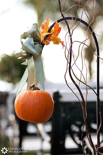 Pumpkin on a Shepherd's Hook--This would be cute by the back door or one per front porch pole. Fall Yard Decor, Pumpkin Wedding, Shepherds Hook, Wedding Aisle Decorations, Fall Deco, Autumn Decorating, Have Inspiration, Theme Halloween, Fabulous Fall