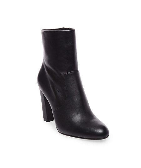 EDITOR: STEVE MADDEN Booties For Women, Cute Boots, Boots Ankle, Heel Boots, Black Leather Boots, Steve Madden Shoes, Black Ankle Boots, Women's Boots, Boots Booties