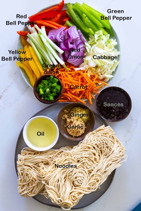 Veg Hakka Noodles, Veg Noodles Recipe, Vegetarian Chinese Recipes, Hakka Noodles Recipe, Veggie Stir Fry Recipes, Veggie Noodles Recipes, Hakka Noodles, Noodle Recipes Easy, Asian Vegetables