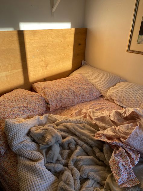 Comfy Bed Aesthetic, Coziest Bed, Comfy Bedding, Floral Sheets, Comfy Home, Diy Room Decor For Teens, Room Update, Cozy Aesthetic, Comfy Bed