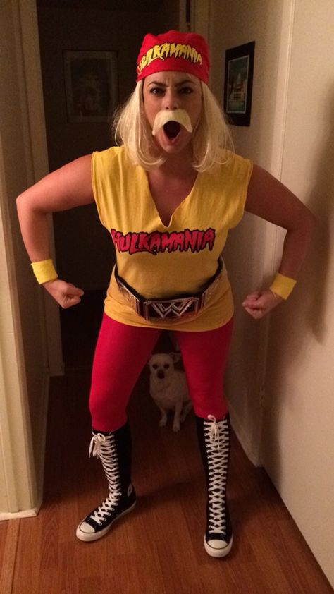 Hulk Hogan women's costume Funny Casual Halloween Costumes, Wrestling Costumes Women, Hill Hogan Costume Women, 80s Fancy Dress Ideas, Wwe Halloween Costumes Women, Wrestler Costumes Halloween, Hulk Halloween Costume Women, Wrestler Costume, Wwe Costumes Women