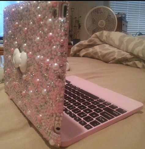 Deco den ipad keyboard case all done Bedazzled Computer, Laptop Decoration Ideas, Bedazzled Flip Phone Y2k, Pink Ipad Junk Case, Y2k Bedazzled Phone Case, Rhinestone Phone Case Y2k, Laptop Decoration, Trashy Y2k, Bling Phone Cases