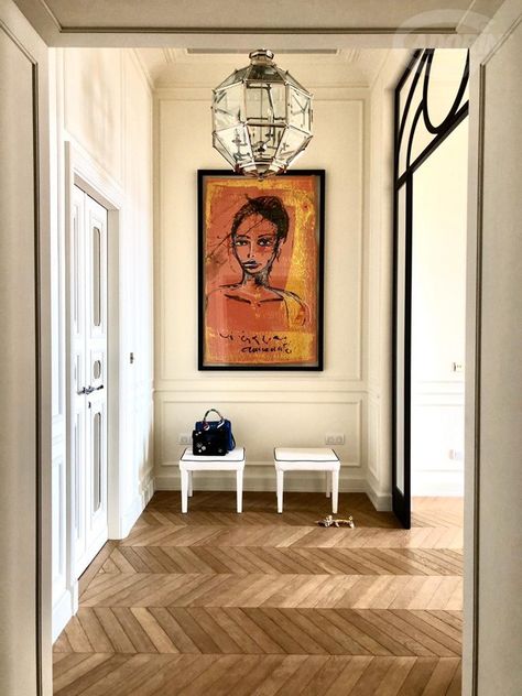 Art Deco Oak laid in 60° chevron - parquet flooring - CADORIN Parisian Herringbone Floor, Parisian Parquet Floor, Hallway Art Deco, Art Deco Wood Floor, Art Deco Kitchen Design Inspiration, Art Deco Inspired Kitchen, Art Deco Floors, Chevron Parquet Flooring, Parisian Art Deco Bedroom