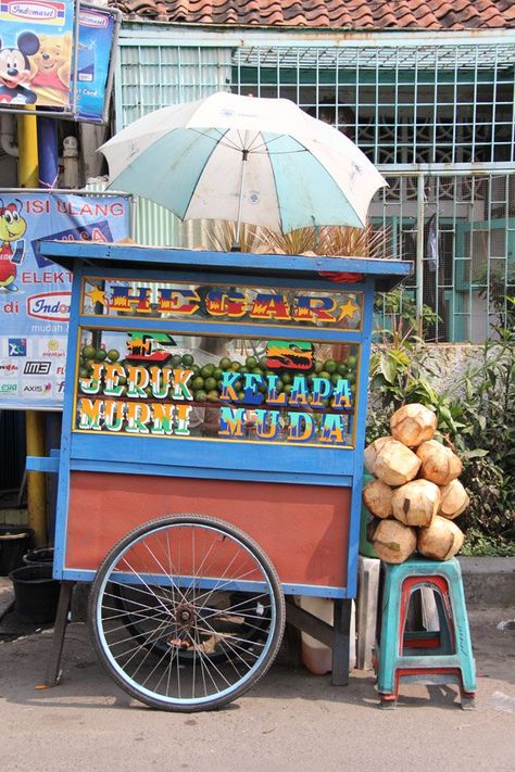 Food Stall Hawker Stall Design, Street Stall Ideas, Carribean Festival, Iklan Vintage, Street Food Cart, Street Food Stall, Food Stall Design, Desi Street Food, Urban Chickens