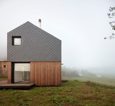 Casa Montaña by Baragaño Architects Small House Design Architecture, Prefab Buildings, Modular Housing, Modern Prefab Homes, Stone Facade, Prefabricated Houses, Minimalist Architecture, Eco House, Facade Architecture