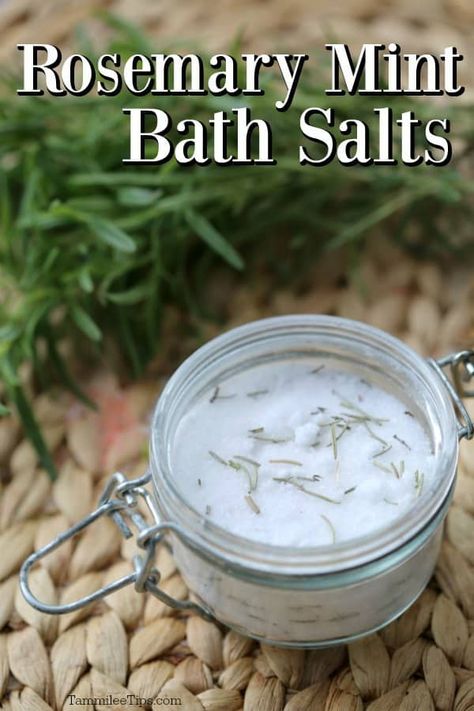 Rosemary Diy, Peppermint Bath Salts, Diy Bath Soak, Salt Scrub Diy, Salt Scrub Recipe, Bath Tea Bags, Spa Stuff, Bath Salts Recipe, Homemade Spa