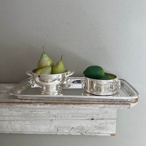 Have you looked our collection of Hotel Silver lately? This gorgeous tray was added to the lineup this week and we can’t get over how gorgeous it is! PS: We’ve started offering $7.95 flat rate shipping on all Hotel Silver orders! Silver Tray Decor, Vintage Serving Trays, Bar Tray, Bar Essentials, Silver Trays, Split Level, Silver Bars, Fashion Event, Linen Placemats