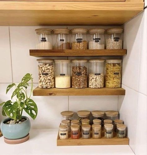 Desain Pantry, Casa Vintage, Kitchen Home Decor, Decor Wallpaper, Ideas Vintage, Home Decor Living Room, Kitchen Design Decor, Apartment Decor Inspiration, Home Decor Gifts