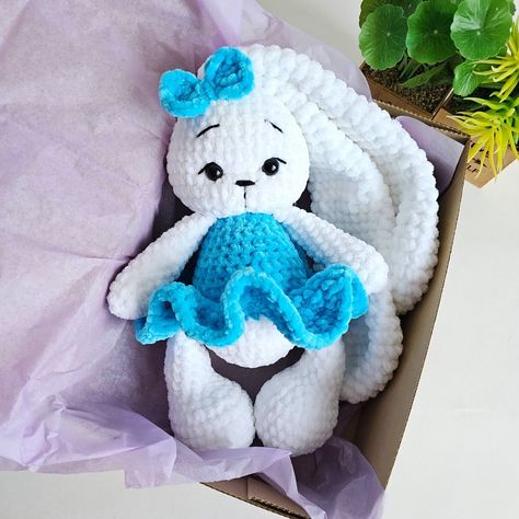 Crafty Creations: Beautiful Crochet AirPods Accessories Free Patterns DIY Delights: FREE AIRPODS Crochet Airpods, Bunny Custom, Magic Crochet, Stuffed Bunny, Plush Yarn, Bunny Birthday, Crochet Teddy Bear, Crochet Unicorn, Pink Bunny