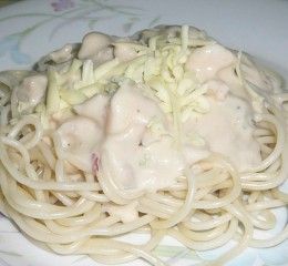 Spaghetti With Clams, Baby Shrimp, And Bechamel Sauce. If you want to know how to make Bechamel Sauce quickly and easily here is where to learn how to make it. Baby Shrimp, Best Homemade Biscuits, Crockpot Lasagna, Garden Salad, Bechamel Sauce, White Sauce, No Noodle Lasagna, Homemade Sausage, Sausage Gravy