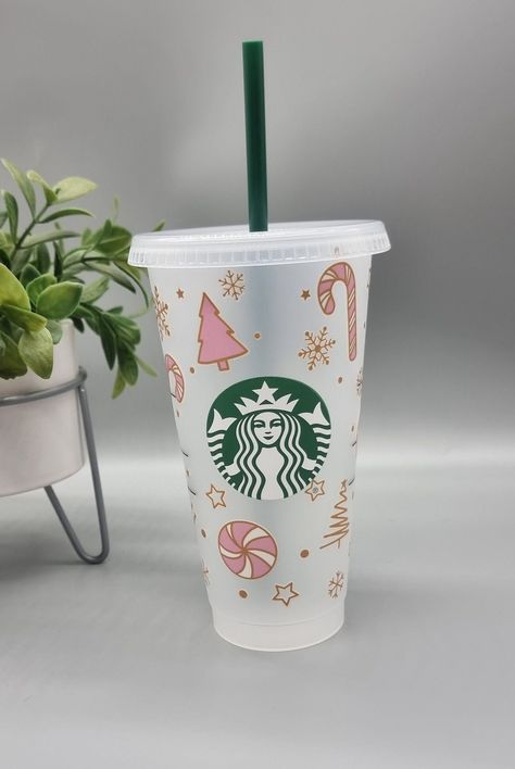 Christmas Starbucks Cups, Brrr Basket, Bur Basket, Starbucks Christmas Cups, Christmas Starbucks, Starbucks Cup Design, Year Wallpaper, Christmas Cups, Happy New Year Wallpaper