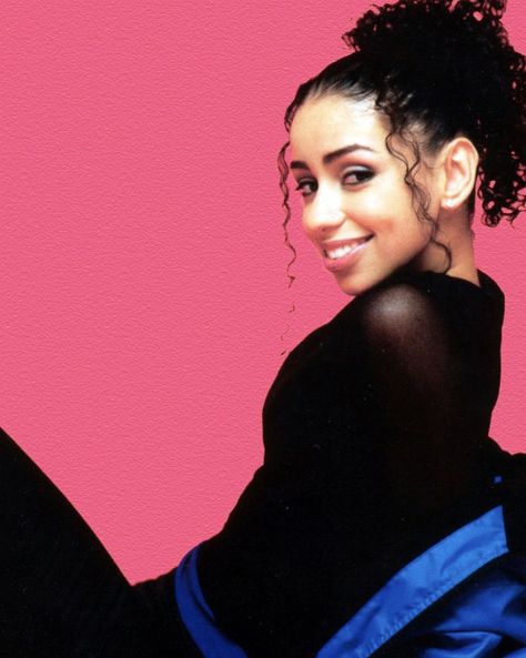 Happy 45th Queen Day to the R&B legend, Mya! 👑 #RnB #BlackWomen #Mya #ML3ForTheCulture Mya 90s, Mya Harrison, Black Hair Magazine, Singer Fashion, Early 2000s Fashion, Hair Magazine, Natural Curls Hairstyles, Party Hairstyles, Natural Curls