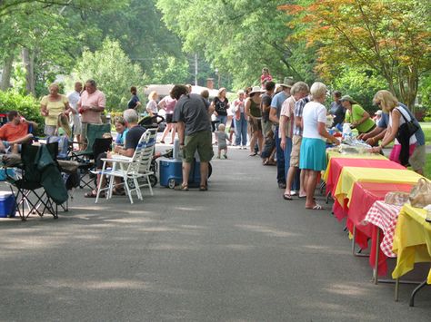 One great way to introduce yourself to your neighbors or to just continue your relationship with them is to try driveway dinners Block Party Ideas, Hello Neighbor Game, Neighborhood Activities, Halloween Block Party, Block Party Invitations, Summer Block Party, Neighborhood Block Party, Community Building Activities, Neighborhood Party