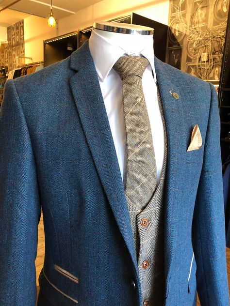 £242.97 - A modern twist on tweed suit styling with contrasting tweed tie and waistcoat.. Vintage Wedding Suits, Tweed Wedding, Tweed Wedding Suits, Suit Ideas, Tweed Suit, Wedding Outfit Men, Wedding Suits Groom, Groomsmen Suits, Tweed Suits