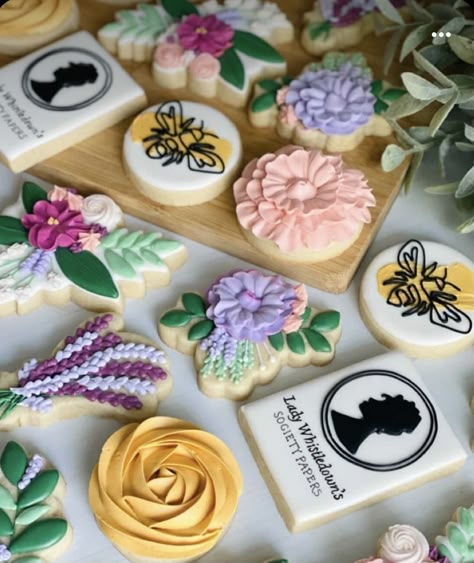 Bridgerton Themed Cookies, Bridgeton Themed Party Food, Bridgerton Bridal Shower Cookies, Tea Time Bachelorette Party, Garden Bridal Shower Cookies, Bridgerton Themed Snacks, Bridgerton Party Decor Diy, Bridgerton 30th Birthday Party, Bridgerton Cookies Decorated