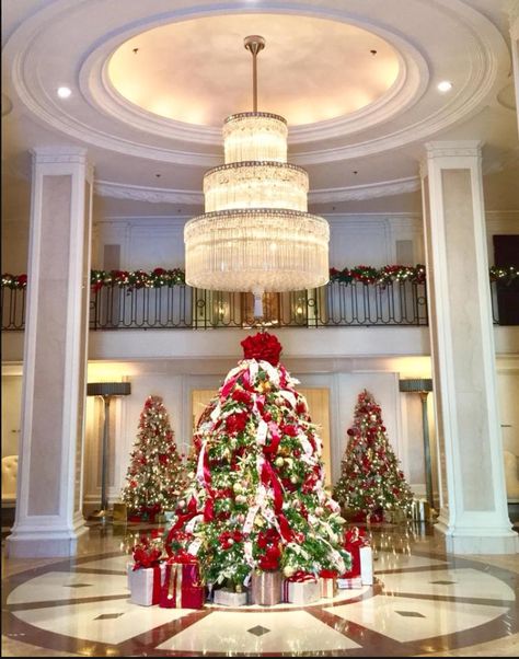 The Beverly Wilshire Hotel in Beverly Hills Hotel Christmas Decorations, Hotel Christmas, Beautiful Christmas Trees, All Holidays, Four Seasons Hotel, Beautiful Christmas, All Things Christmas, Four Seasons, Christmas Themes