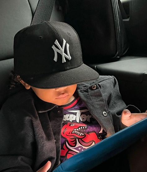 Scarlet Benoit, Psalm West, Jenner Kids, Rich Mom, Nba Baby, Fluffy Shoes, Kids Inspo, Saint West