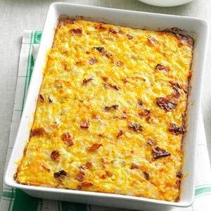 Hash Brown Egg Bake Recipe from Taste of Home -- shared by Cheryl Johnson of Plymouth, Minnesota Hash Brown Egg Casserole, Egg Bake Recipe, Easy Egg Bake, Brown Egg, Egg Food, Baked Eggs Recipe, Breakfast Hashbrowns, Bread Breakfast, Hashbrown Breakfast Casserole