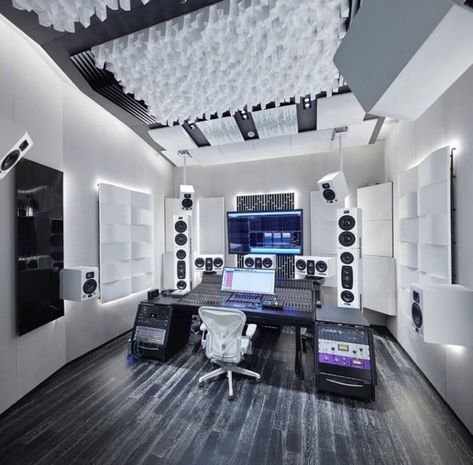 Producer Home Studio, House Studio Music, Dj Studio Room Ideas, Futuristic Music Studio, Attic Recording Studio, Music Recording Studio Aesthetic, Song Recording Studio Aesthetic, Mansion Music Studio, Studio Equipment Music