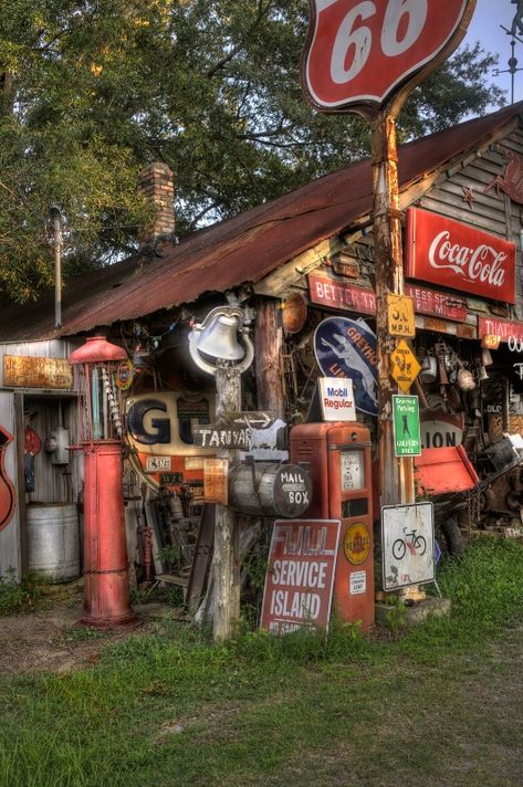 would love to have some of these signs hanging up in my garage now Old General Stores, Country Stores, Old Gas Pumps, Vintage Gas Pumps, Pompe A Essence, Station Service, Old Country Stores, Old Gas Stations, Gas Stations