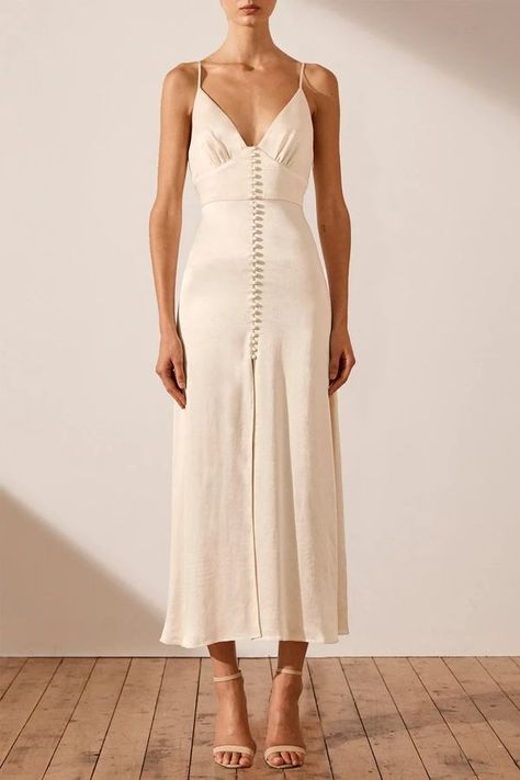 db957c626a8cd7a27231adfbf51e20ebdesc52117314ri Sundress Summer, Spaghetti Strap Maxi Dress, Midi Cocktail Dress, Mode Inspo, Midi Maxi Dress, Women Long Dresses, Cream Dress, Rehearsal Dinner, Mode Inspiration