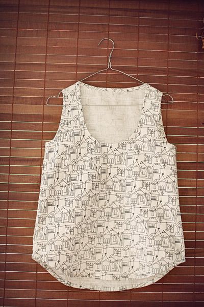 wiksten tank top No Sew Tank, Sewing Pajamas, Sewing Tank Top, Sew Crafts, Tutorial Sewing, Sewing Tops, Sewing Clothing, Add Sleeves, Diy Vetement