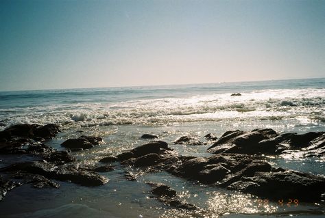 Film Cam Aesthetic, Blue In Film Aesthetic, Ocean Film Aesthetic, Film Photography Aesthetic Summer, Nostalgic Beach Aesthetic, Blue Film Photography, Ocean Film Photography, Australia Film Photography, Flim Picture Photography